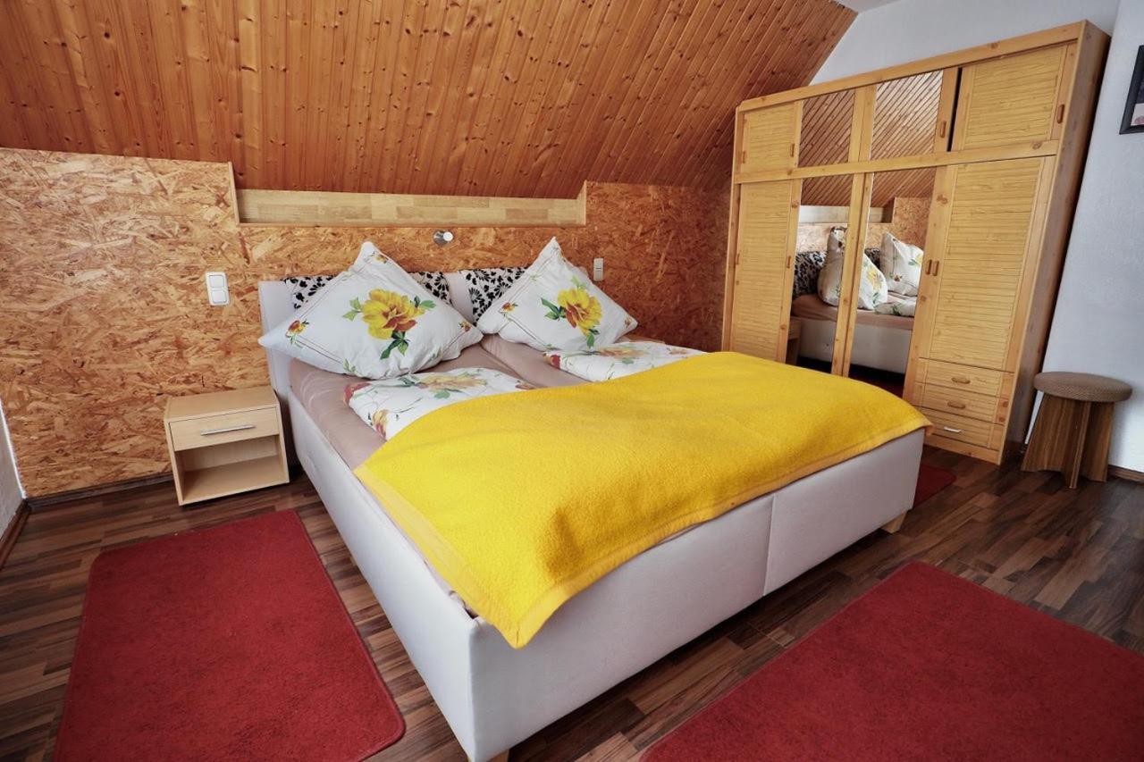 Ferienhaus Neumann - Ein Ganzes Haus Fuer Ihren Urlaub! Hessenburg Екстер'єр фото